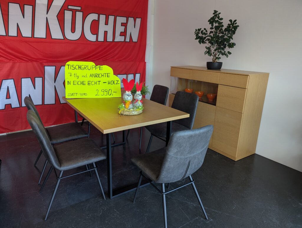 Traumhafte Anrichte & Sitzgruppen Kombi